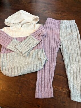 Cozy Ribbed Two-Piece Lounge Set in Lavender and Light Gray